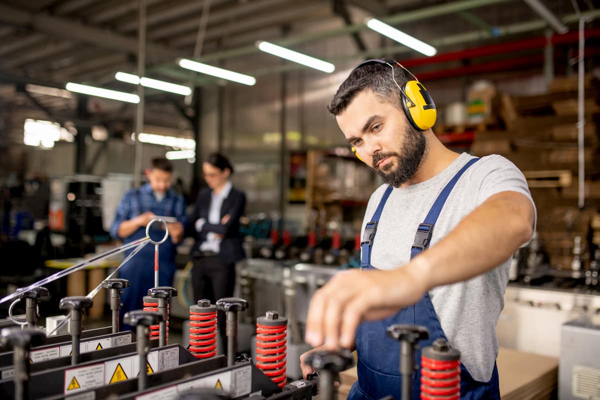 Top Employee Retention Takeaways from the American Manufacturing Summit